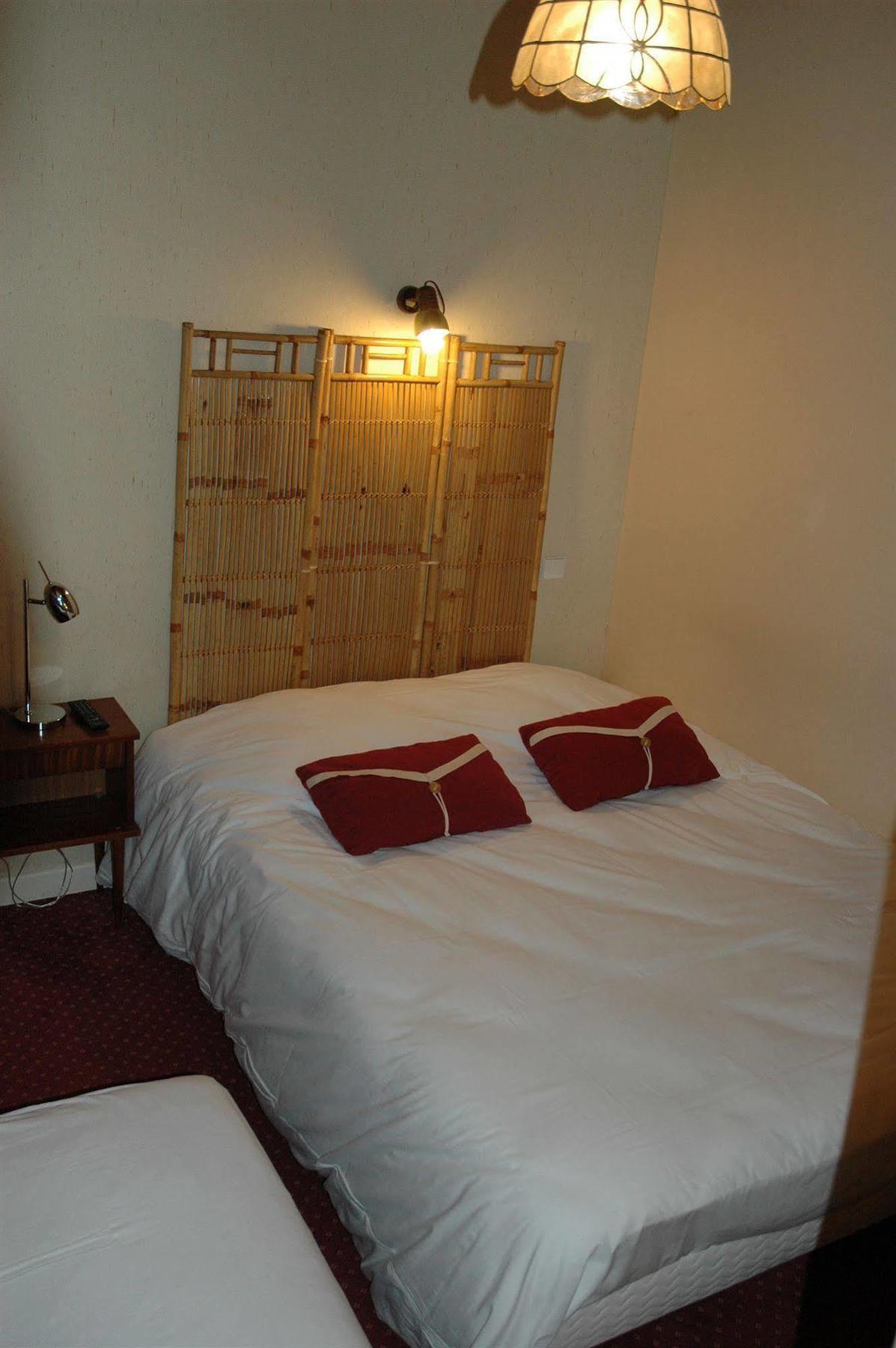 Logis Hotels - Hotel Et Restaurant Les Voyageurs Tournon-d'Agenais Luaran gambar