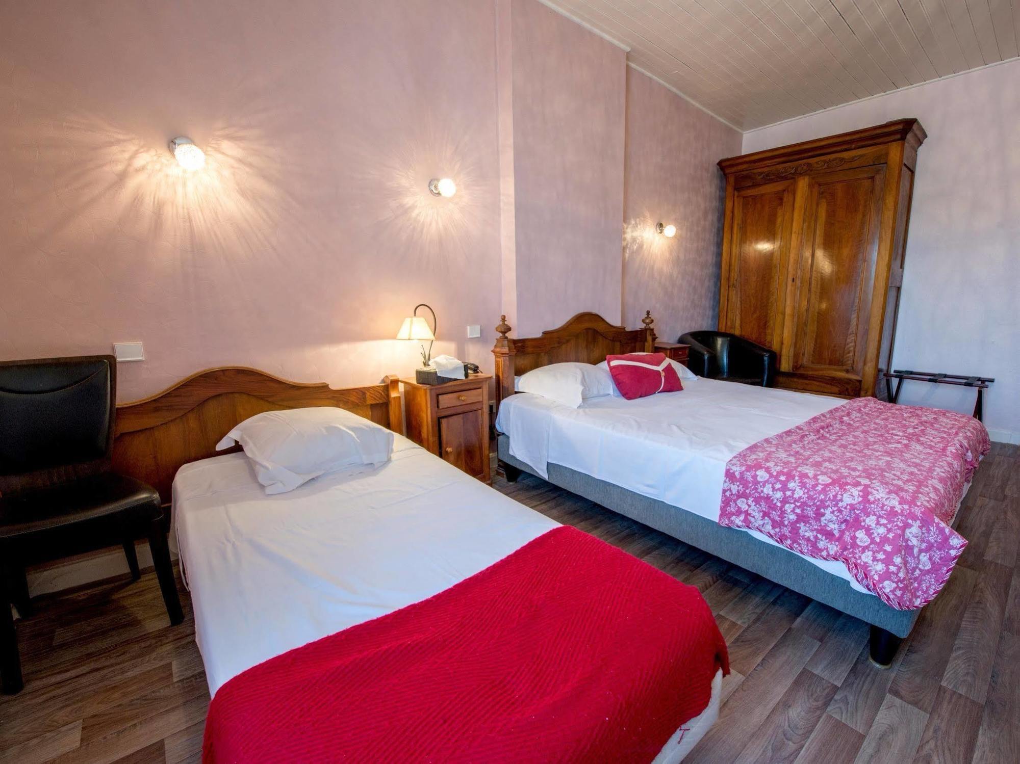 Logis Hotels - Hotel Et Restaurant Les Voyageurs Tournon-d'Agenais Luaran gambar