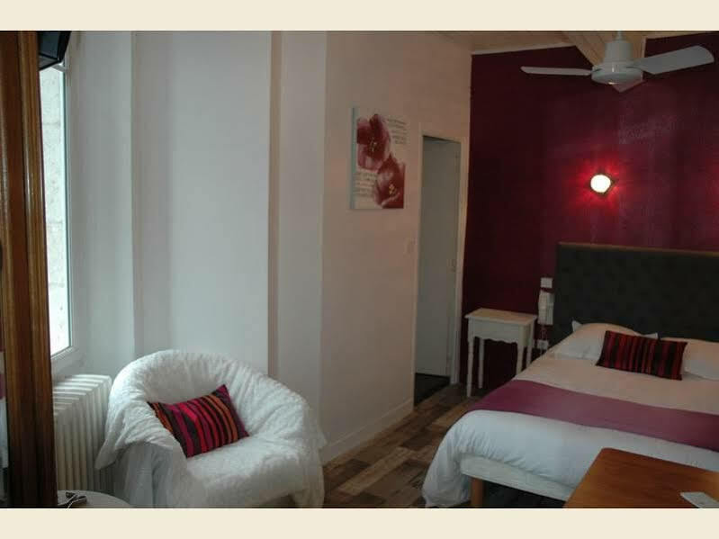 Logis Hotels - Hotel Et Restaurant Les Voyageurs Tournon-d'Agenais Luaran gambar
